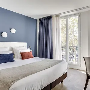 Courseine 3*, Courbevoie Francie